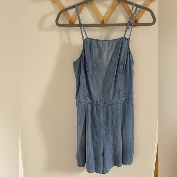 Hollister Romper Blue Light Denim Medium Sleeveless - Picture 2 of 8